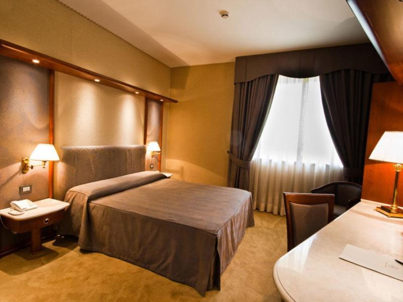 L'Isola Di Aurora Hotel Martirano Екстериор снимка